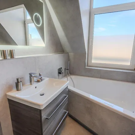 Διαμέρισμα Luxury Jucuzzi & 77 Smart Tv