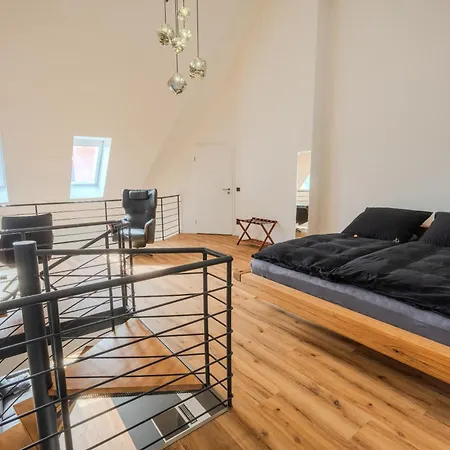 Luxury Jucuzzi & 77 Smart Tv * Zirndorf