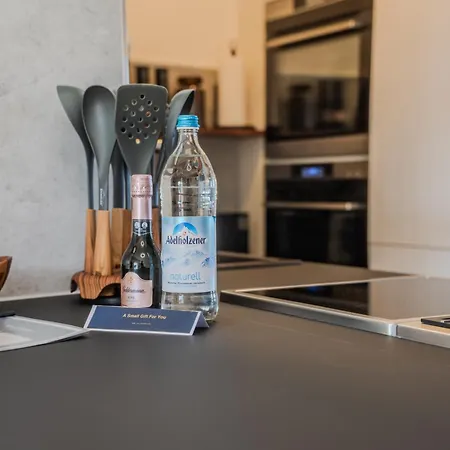 Luxury Jucuzzi & 77 Smart Tv Διαμέρισμα