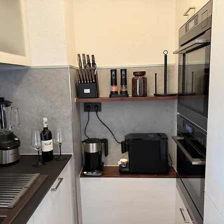 Luxury Jucuzzi & 77 Smart Tv