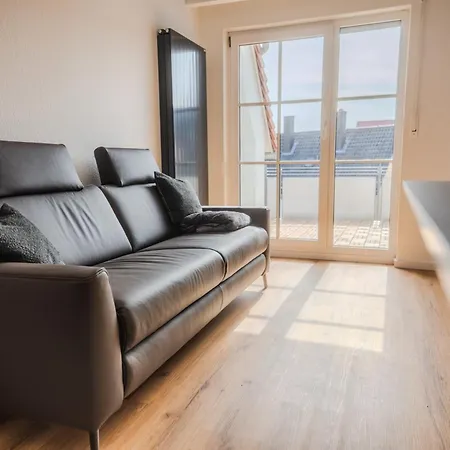 Luxury Jucuzzi & 77 Smart Tv Zirndorf