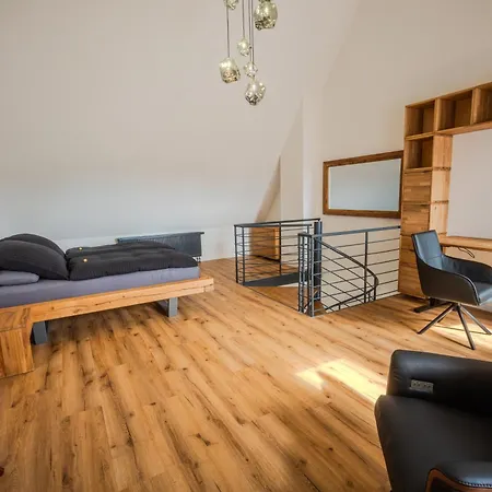 Luxury Jucuzzi & 77 Smart Tv Zirndorf