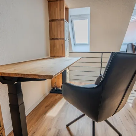 Luxury Jucuzzi & 77 Smart Tv Zirndorf